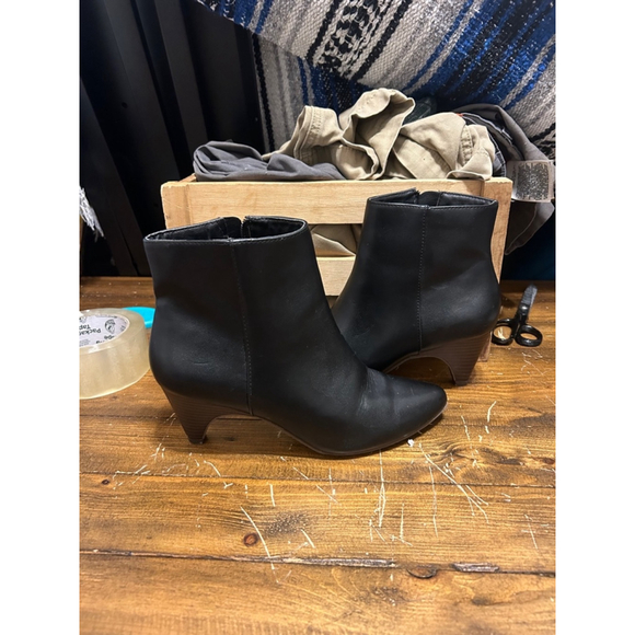 LOFT Black Leather Booties 7.5 - Picture 6 of 6